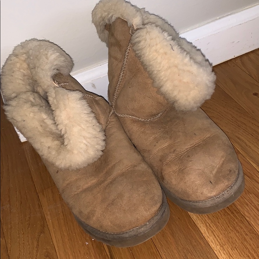 Bailey Button Uggs.